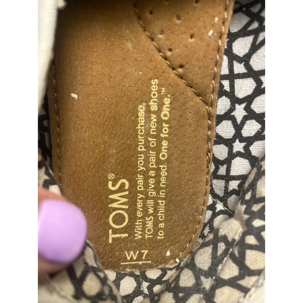 Toms Shoes Womens 7w Classic Hand Painted Cinderella Shoes